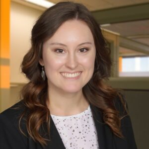 Lizzie Richards headshot