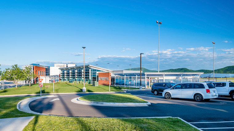 wide shot of the airport exterior at Roanoke Airport