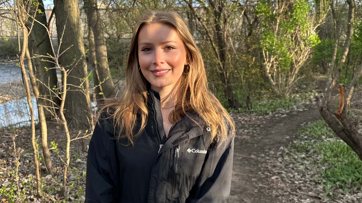 Chloe Eckdale-Dudley on a hiking trail