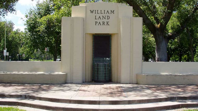 Entryway to William Land Park