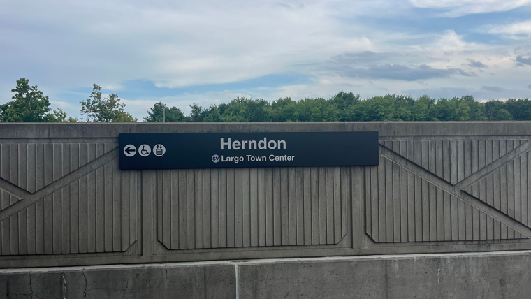 rail sign for Herndon